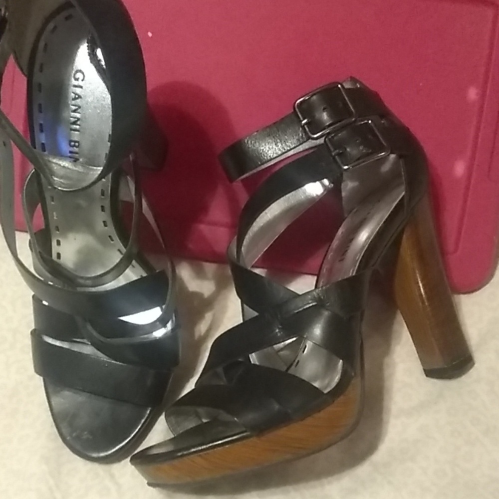 Shoes - Picture 4 of 8